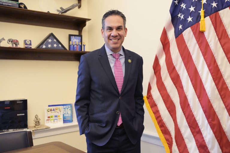 El Congreso condiciona fondos del Pentágono a la publicación del vídeo del ataque a lancha