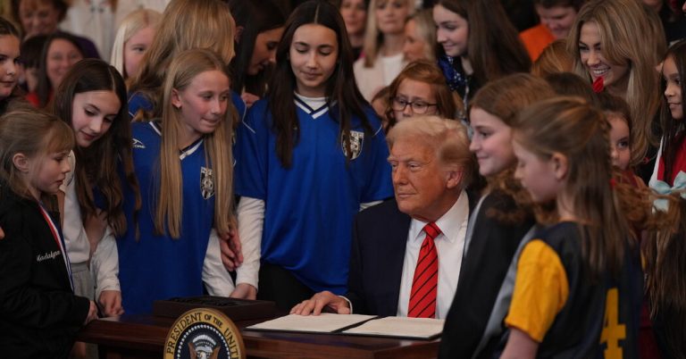 Tribunal Supremo de EEUU revisa prohibir a atletas trans en equipos deportivos escolares