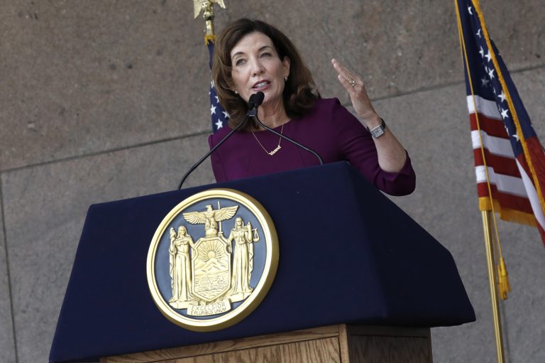 La gobernadora de Nueva York califica la captura de Maduro de “flagrante abuso de poder”