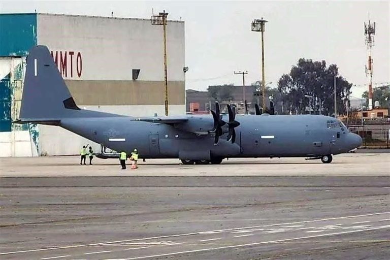 Sheinbaum afirma que avión militar de EEUU aterrizado en México es de “capacitación”