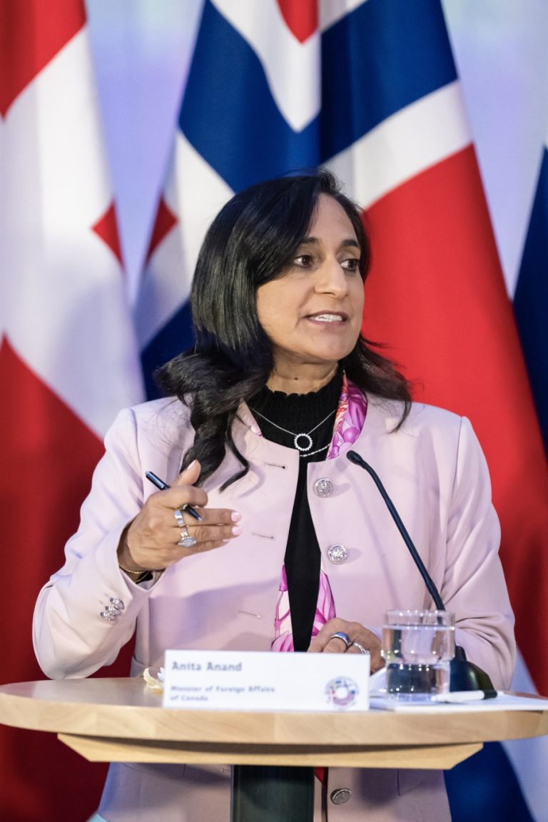 Canadá pide el respeto a la ley internacional pero evita criticar las acciones de EE.UU.