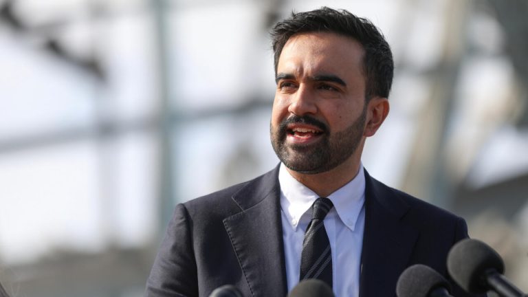Mamdani pide que ricos paguen más en Nueva York ante presupuesto estatal sin subida fiscal