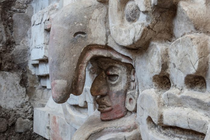 México anuncia el hallazgo de una milenaria tumba zapoteca del año 600 en el sur del país