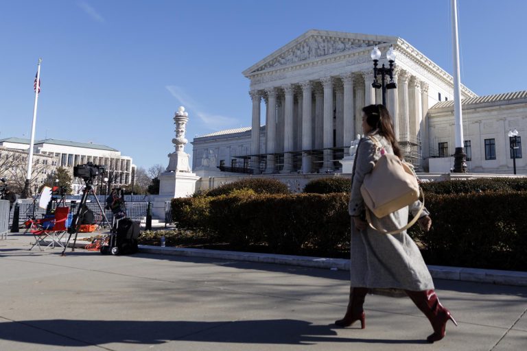 Supremo se muestra escéptico ante argumentos de Trump por despido de gobernadora de la Fed