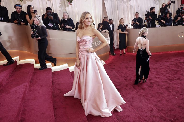 Nikki Glaser homenajea a Rob Reiner en los Globos de Oro