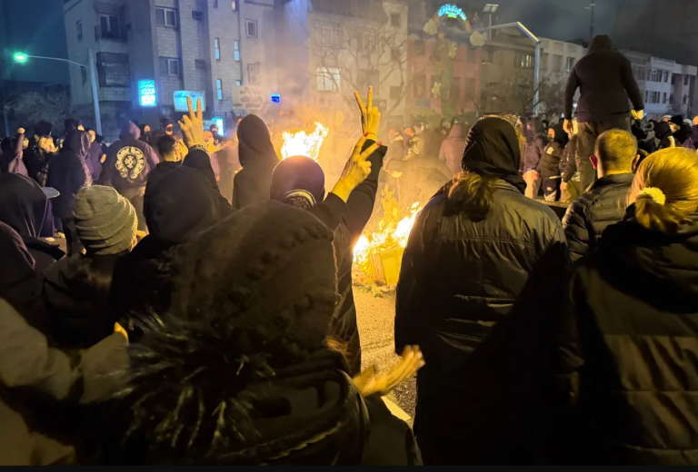 Cientos de manifestantes de derecha israelíes intentan cruzar a Gaza, denuncia el Ejército