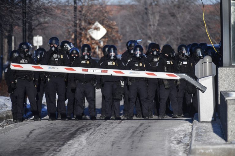 El Departamento de Seguridad Nacional retirará a 700 agentes de Minnesota “inmediatamente”, dice Homan