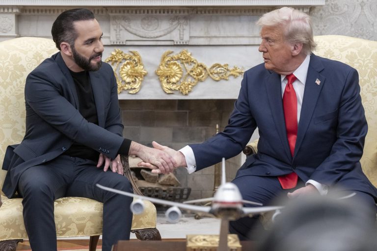 Trump vuelve a recibir a Bukele en la Casa Blanca para una reunión privada sin prensa
