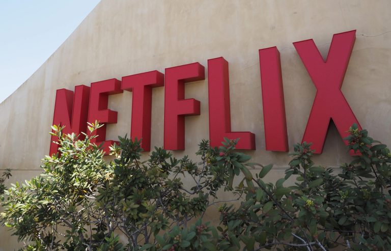 Netflix compra la empresa de IA de Ben Affleck por 587 millones de dólares