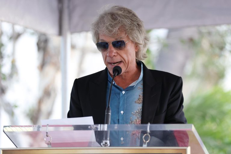 Jon Bon Jovi suspende un concierto en Nueva York por un problema con la voz