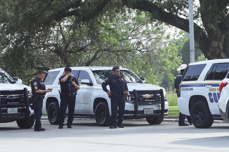 Cientos de personas despiden en Texas a Lorenzo Salgado, migrante mexicano baleado por ICE
