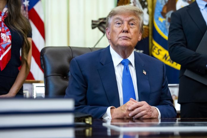 Trump insiste en que el estrecho de Ormuz es un "nuevo territorio estadounidense"