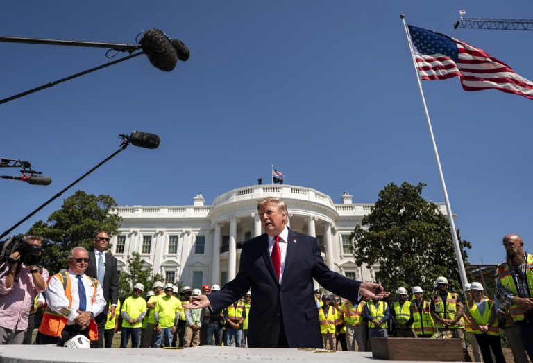 Trump dice que prevé reunirse con Kim Jong-un antes de que acabe el año