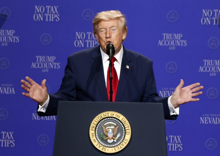 Trump vuelve a intentar limitar la ciudadanía por nacimiento pese al fallo del Supremo