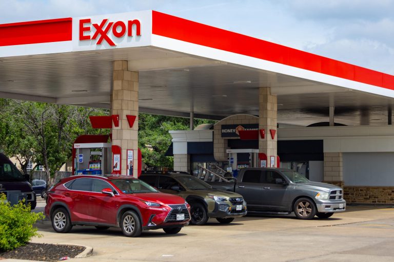 Petróleo de Texas baja un 2,1 %, hasta 80 dólares, ante optimismo por nueva ruta en Ormuz