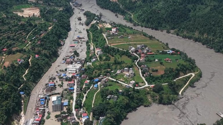 Al menos 90 estadounidenses están desaparecidos por la riada en Nepal