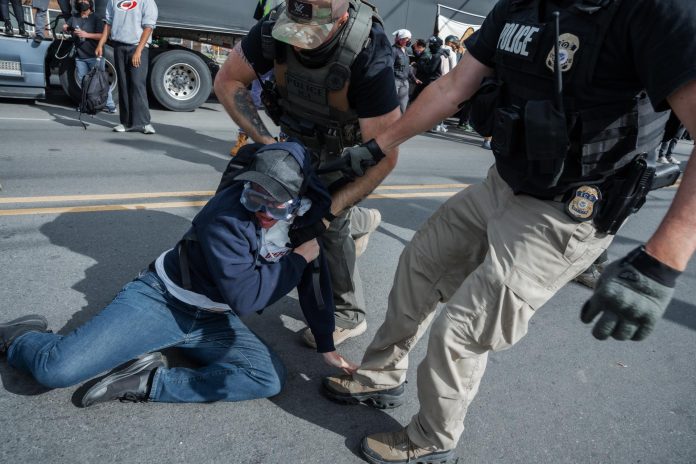 Los arrestos migratorios se disparan en Colorado y ICE abrirá centro con 1.200 camas más