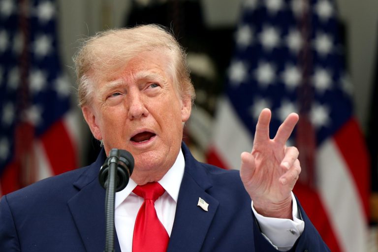 Trump vuelve a criminalizar a inmigrantes en su intento de animar al votante republicano